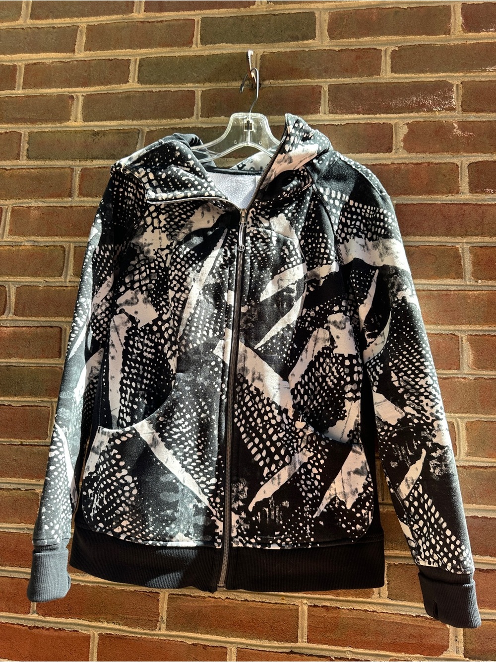 Lululemon Scuba Hoodie Size 8 Black White Abstract Print Full Zip